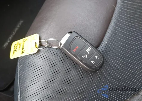 2016 Jeep Cherokee Limited z USA, uszkodzony, nr VIN 1C4PJMDS7GW101753